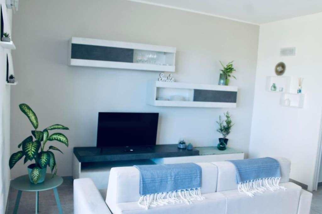 Marina House Rome Airport - Sea View Apartment Фиумичино Екстериор снимка